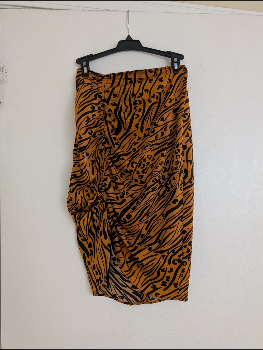 BCBGeneration Black and Rust Tiger-Print Skirt
